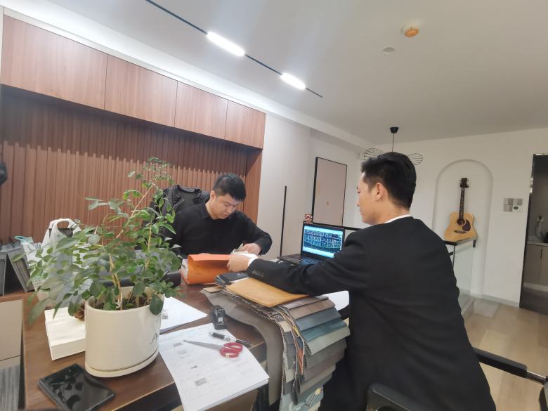 西安博菲克定制家具廠邊經(jīng)理與金月匯月子會(huì)所設(shè)計(jì)師對(duì)接方案.jpg